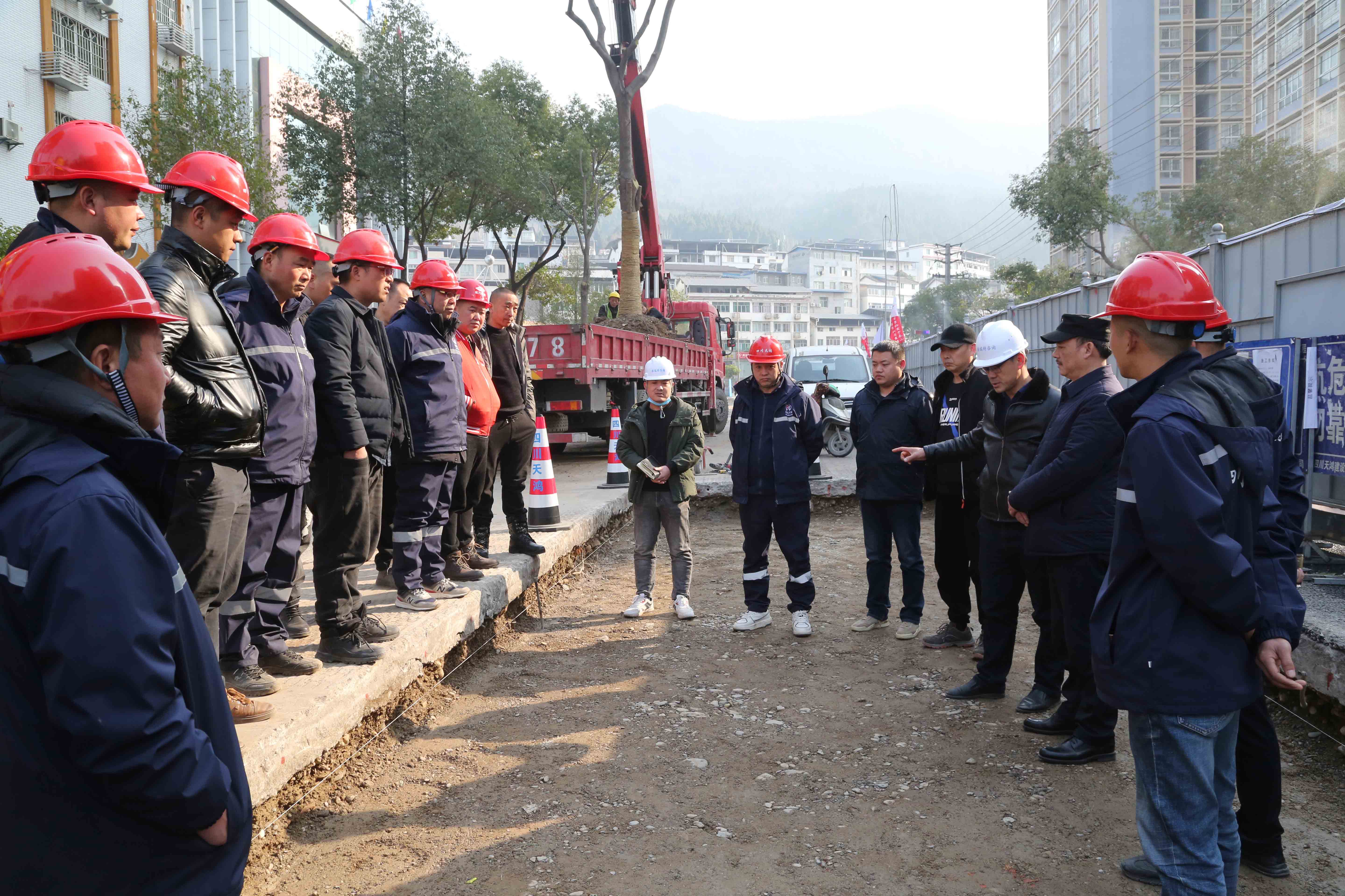 嚴格落實“首件制”，保障城區(qū)路段提升改造工程順利完工